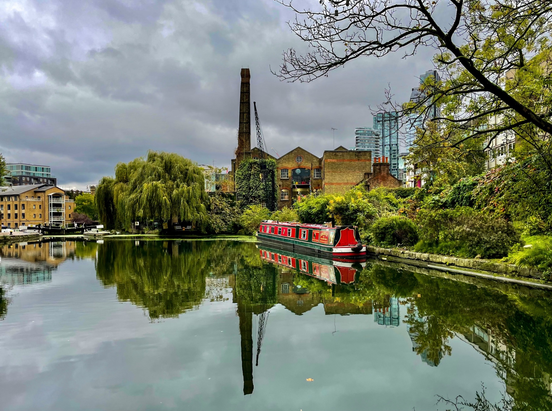Canal and narrowboat in Islington